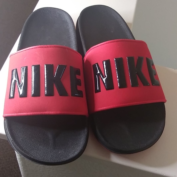 Nike sandles size 8